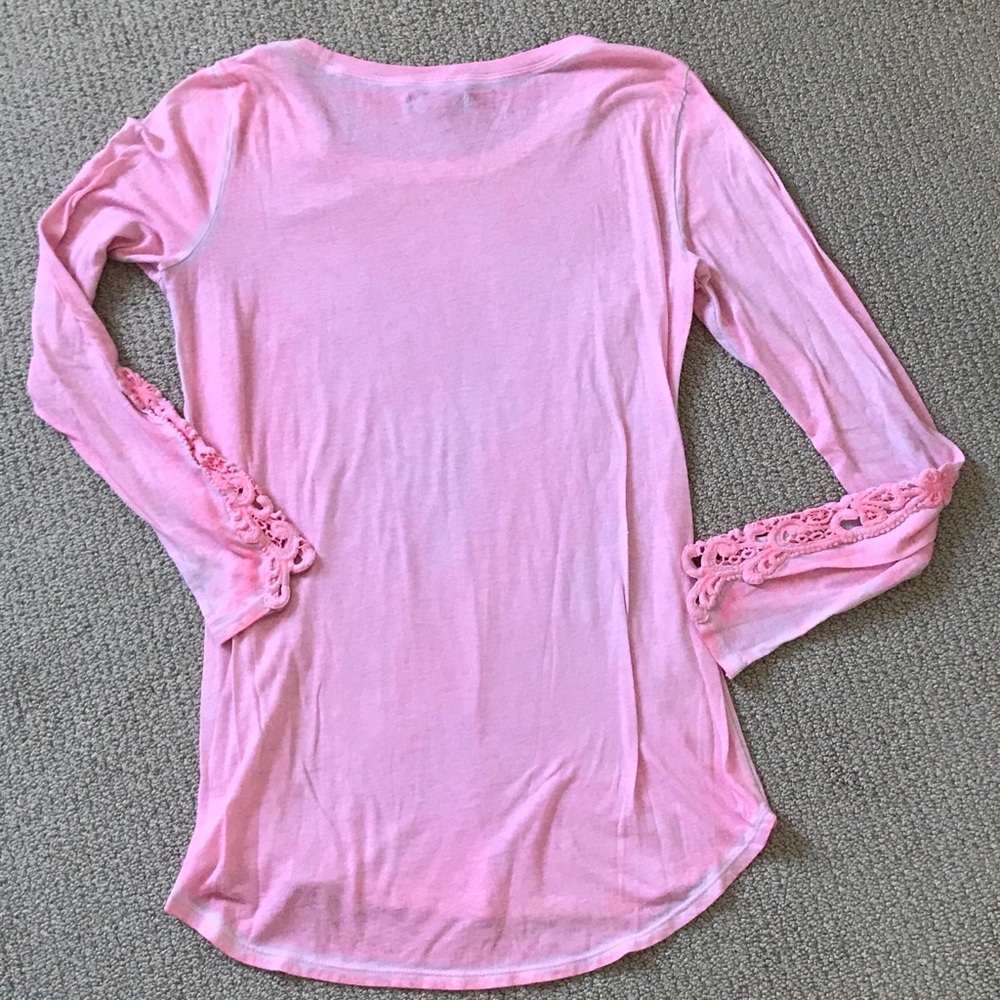 AMERICAN EAGLE PRETTY CORAL PINK LONG SLEEVE TOP